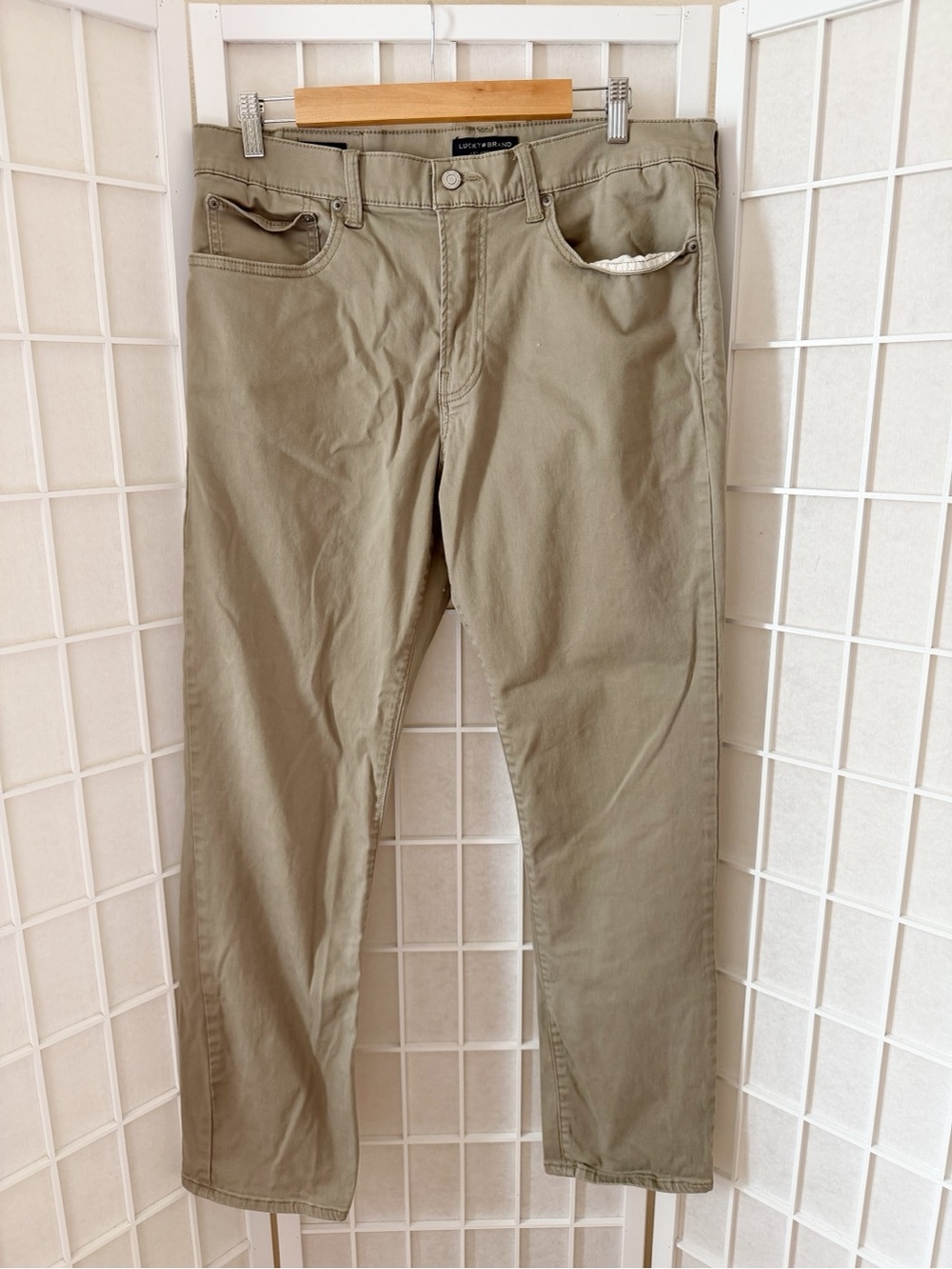 Lucky Brand 121 Slim Straight Khaki Pant 34/32
